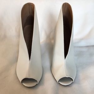 Christian Siriano high heels white sz 7